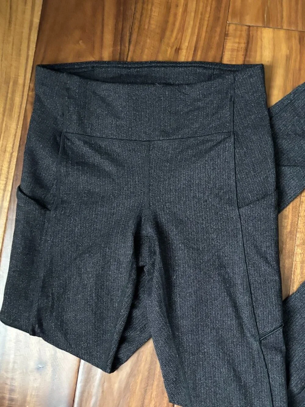 Lululemon Dark Grey Herringbone Ankle Leggings - Side Pockets - Size 4